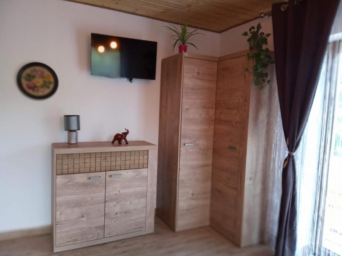 Domki W Bieszczadzkiej Dolinie Ustrzyki Dolne Exteriör bild